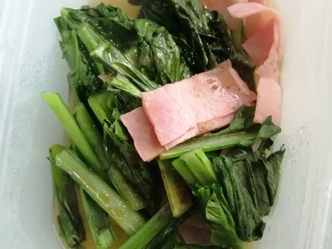 レンジで簡単！小松菜とベーコンの甘辛炒めもの